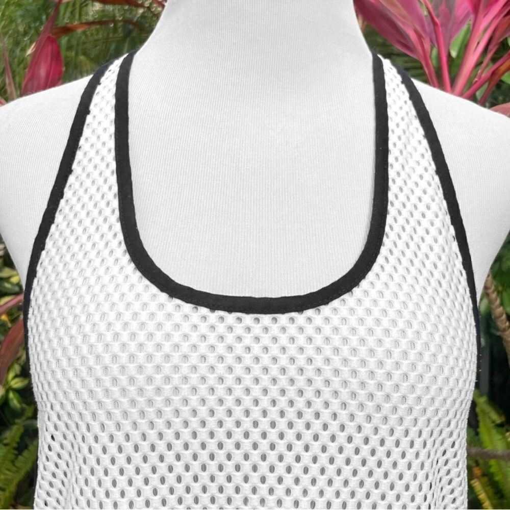 Fabletics Contrast Perforated Mesh Tank - Picture 4 of 9
